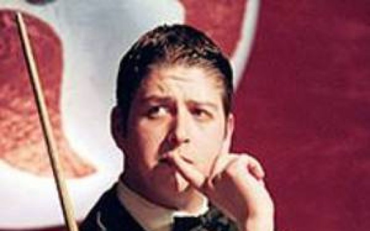 Матю Стивънс продължава напред