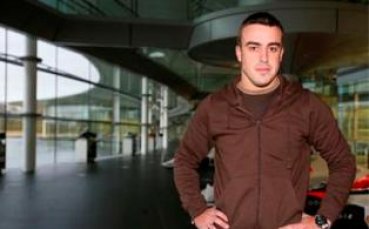 Алонсо: МакЛарън ще се пребори за титлата