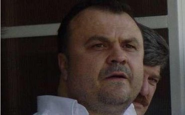 От мерки за сигурност  Наков напусна България