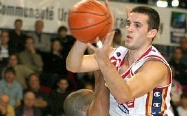 Филип Виденов се върна в България, ще става татко