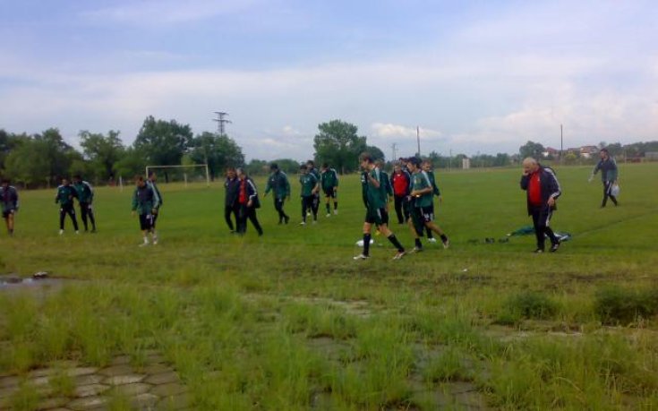 Литекс тренира 30 минути в Загоре