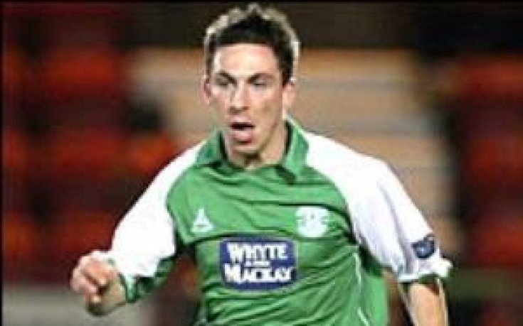 Селтик направи халф на Хибс по-добре платен от Бербатов