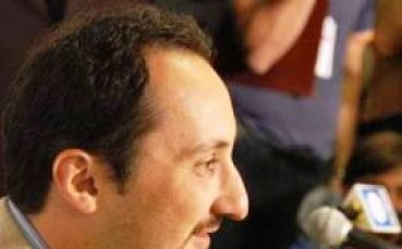 Топалов прави първи ход на Бербатов