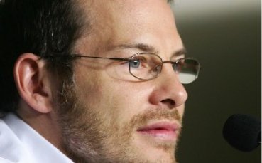 Вилньов нападна Хамилтън