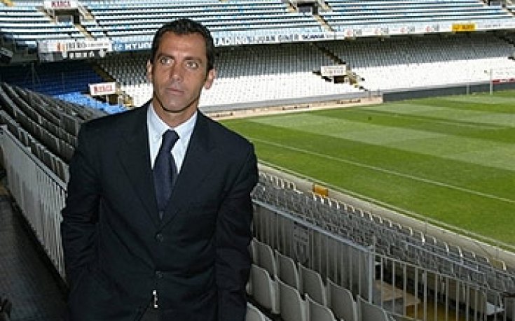 Валенсия запазва Санчес Флорес, Карбони напуска