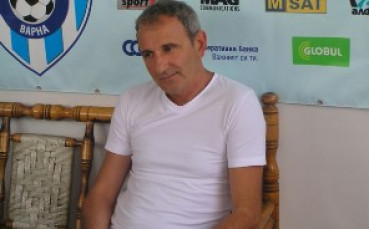 Нападател и халфове са новите в Черно море