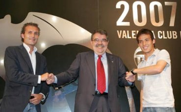 Силва и Бараха с нови договори във Валенсия