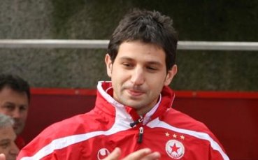 Евгени Йорданов се връща в Амкар