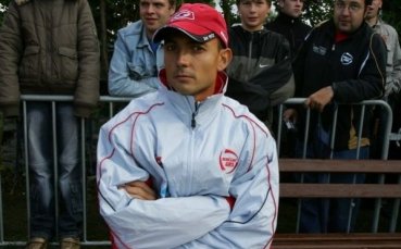 Заплашват Ангелов по телефона; и ГФС се обърна към ФИФА