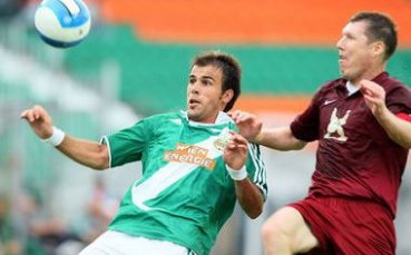 Рапид Виена стигна до УЕФА след равенство в Русия