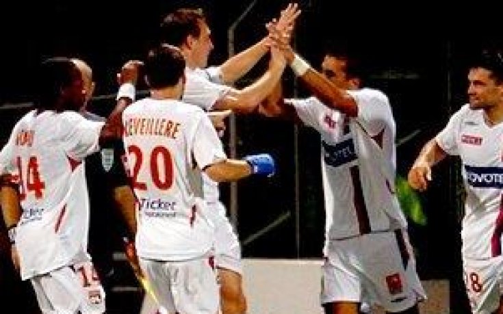 Лион стартира леко, по шампионски