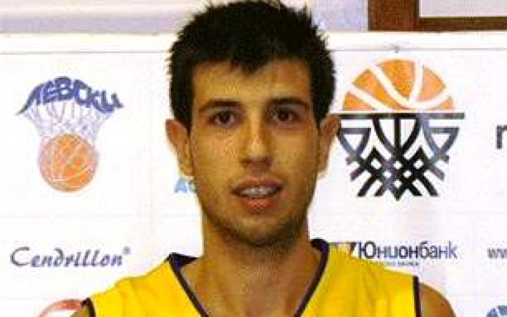 Ямбол ще го има, Хорозови остават