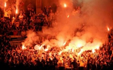 Турски ад в Брюксел, расистки послания и бой между феновете