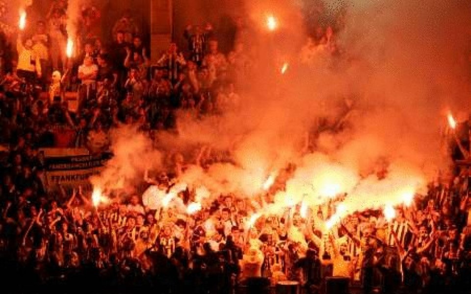 Турски ад в Брюксел, расистки послания и бой между феновете