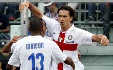 Интер стигна до равен с човек по-малко, Лацио бърка