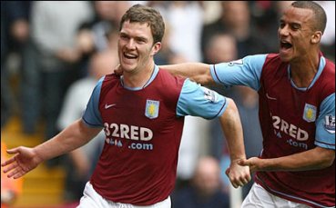 Астън Вила бие, Стенли влезе като резерва