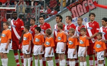 Пелето и Рангелов притесниха Шалке