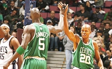 Бостън продължава непобеден