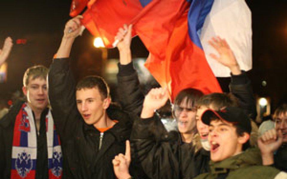 Руски фенове засипаха с подаръци хърватското посолство в Москва