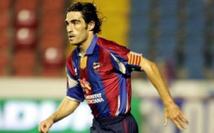 Играч на Леванте в болница след ужасяващ удар от противник