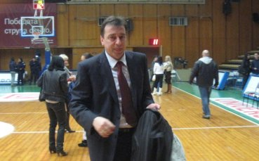 Лукаич доволен от победата, но притеснен от късата скамейка