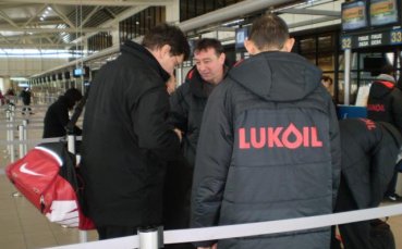 Студентите тръгнаха с час закъснение за Киев