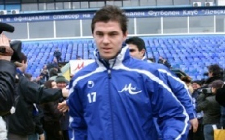 Нюкасъл и Челси хвърлиха око на Домовчийски