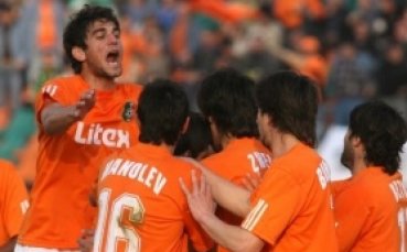 Оксер взима капитана на Литекс