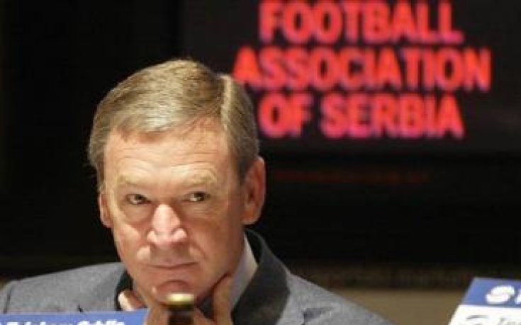 Хавиер Клементе застава начело на Иран