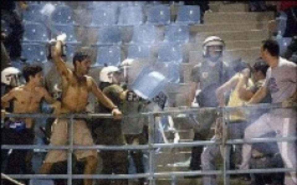 Полицията в Гърция няма да охранява мачове