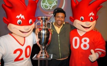 Шаги записва химн за Евро 2008