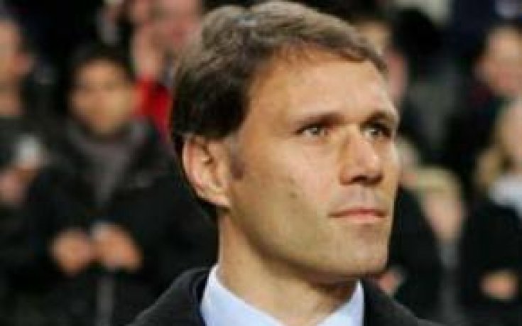 Костер помощник на Ван Бастен в Аякс