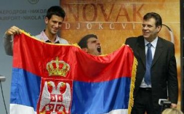 Джокович продължава напред в Индиън Уелс