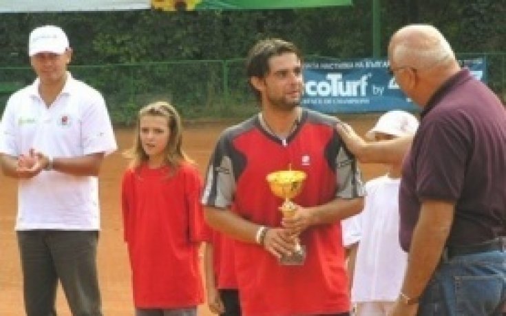 Енев тръгна с убедителна победа в Гиза