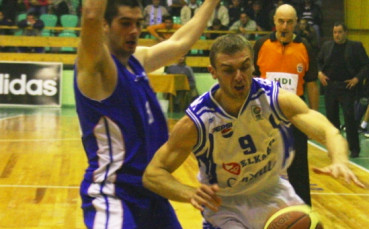 Местят Спартак - Левски заради телевизията