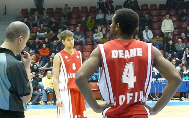 Ямбол издържа едно полувреме срещу Лукойл