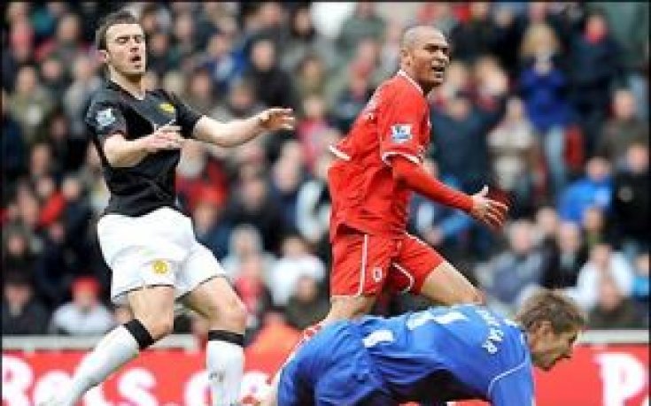 Юнайтед стъпи накриво, Челси само на три точки от върха