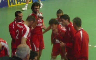 ЛукОйл запазва шанс за финал