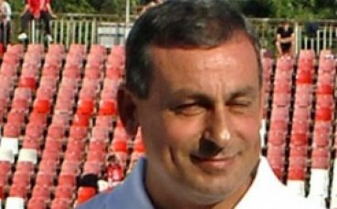 Юношите се прибират без победа