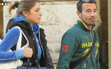 Лудият Макс и красивата Елеонора все по-щастливи заедно
