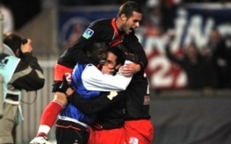 След сълзотворен газ ПСЖ стигна до финал за Купата