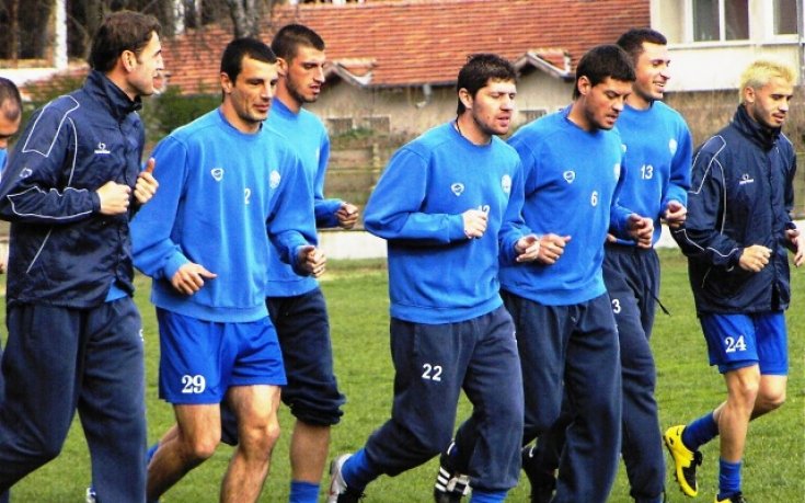 Феновете на Черноморец си искат емблемата и стадиона