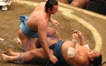 Първо поражение за Котоошу