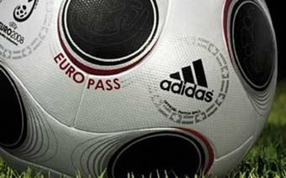 Леман разкри тайната на топката за Евро 2008