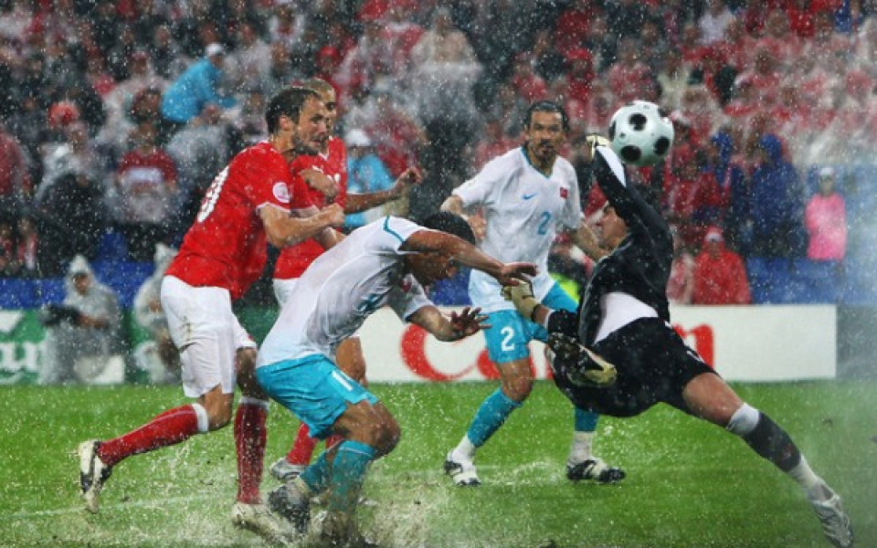 Пълен обрат остави Турция в голямата игра на Евро 2008