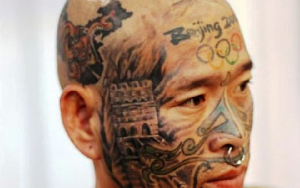 Китаец си направи 36 олимпийски татуировки