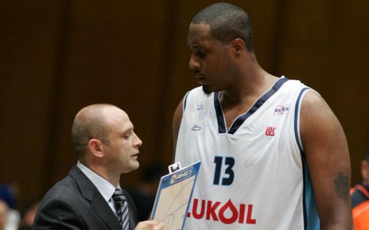 Лодърдейл във форма, Тити доволен