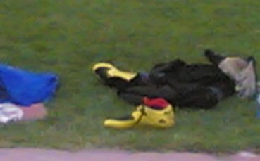 Новобранец хвърли жълти обувки за сефте в Локо Пд