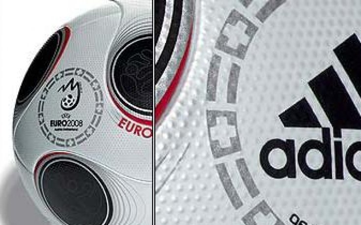 Adidas приготви 13 топки за финала на Евро 2008