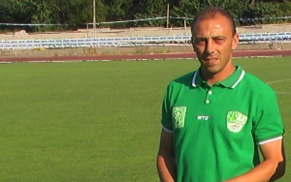 Илиян Илиев води 25 играчи на Берое в Панагюрище